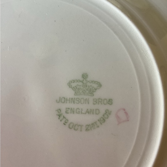 Antique Johnson Bros, England, 9” luncheon plate, cup & saucer, pattern JB929. - Picture 7 of 15
